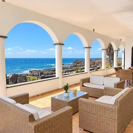 Villa Riptide Luxury Sea Front With A Heated Pool Free