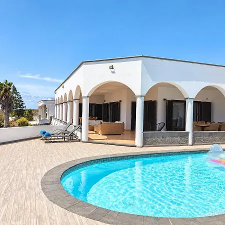 Villa Riptide Luxury Sea Front With A Heated Pool Free Yaiza (Lanzarote)