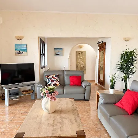 Villa Riptide Luxury Sea Front With A Heated Pool Free