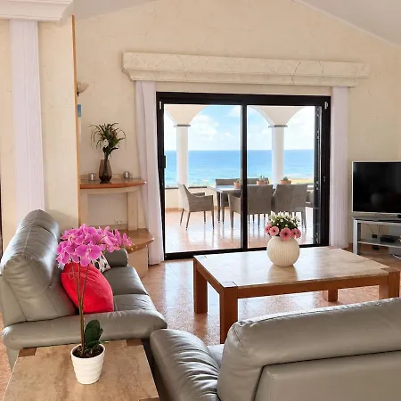 Villa Riptide Luxury Sea Front With A Heated Pool Free *