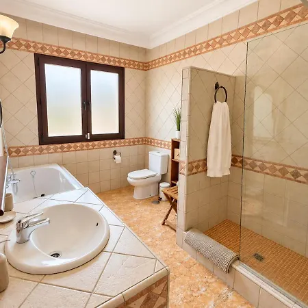 Villa Riptide Luxury Sea Front With A Heated Pool Free