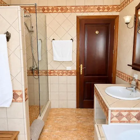 Villa Riptide Luxury Sea Front With A Heated Pool Free *