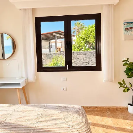 Villa Riptide Luxury Sea Front With A Heated Pool Free