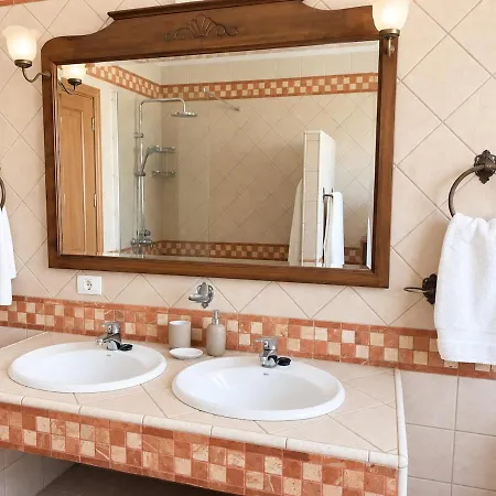 Villa Riptide Luxury Sea Front With A Heated Pool Free