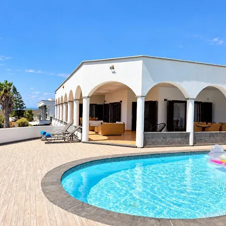 Villa Riptide Luxury Sea Front With A Heated Pool Free