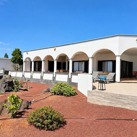 Villa Riptide Luxury Sea Front With A Heated Pool Free *